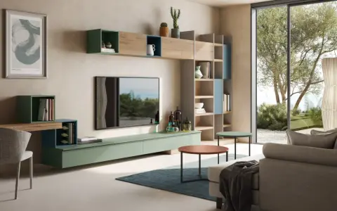 Soggiorni moderni con mobili sospesi, libreria a giorno e un'ampia vetrata che si apre su un giardino lussureggiante.